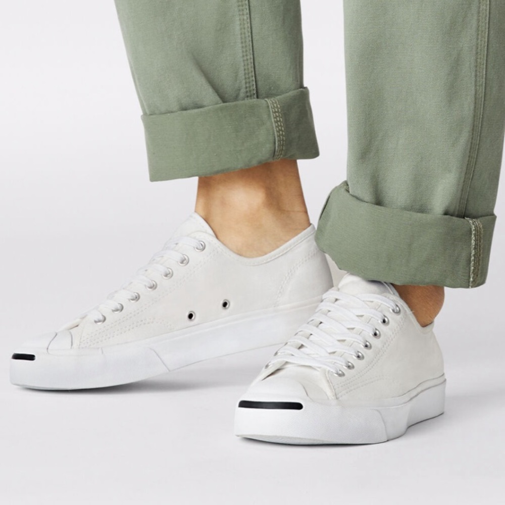 NWT Converse sneakers